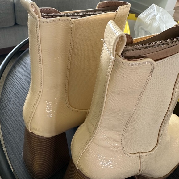 Circus Sam Edelman Stace Platform Boot, size 8,Vanilla glossy, eggshell color - Picture 13 of 14